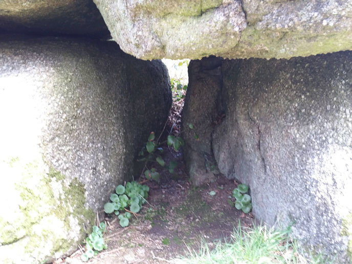 crqln-mzah-dolmen-688px