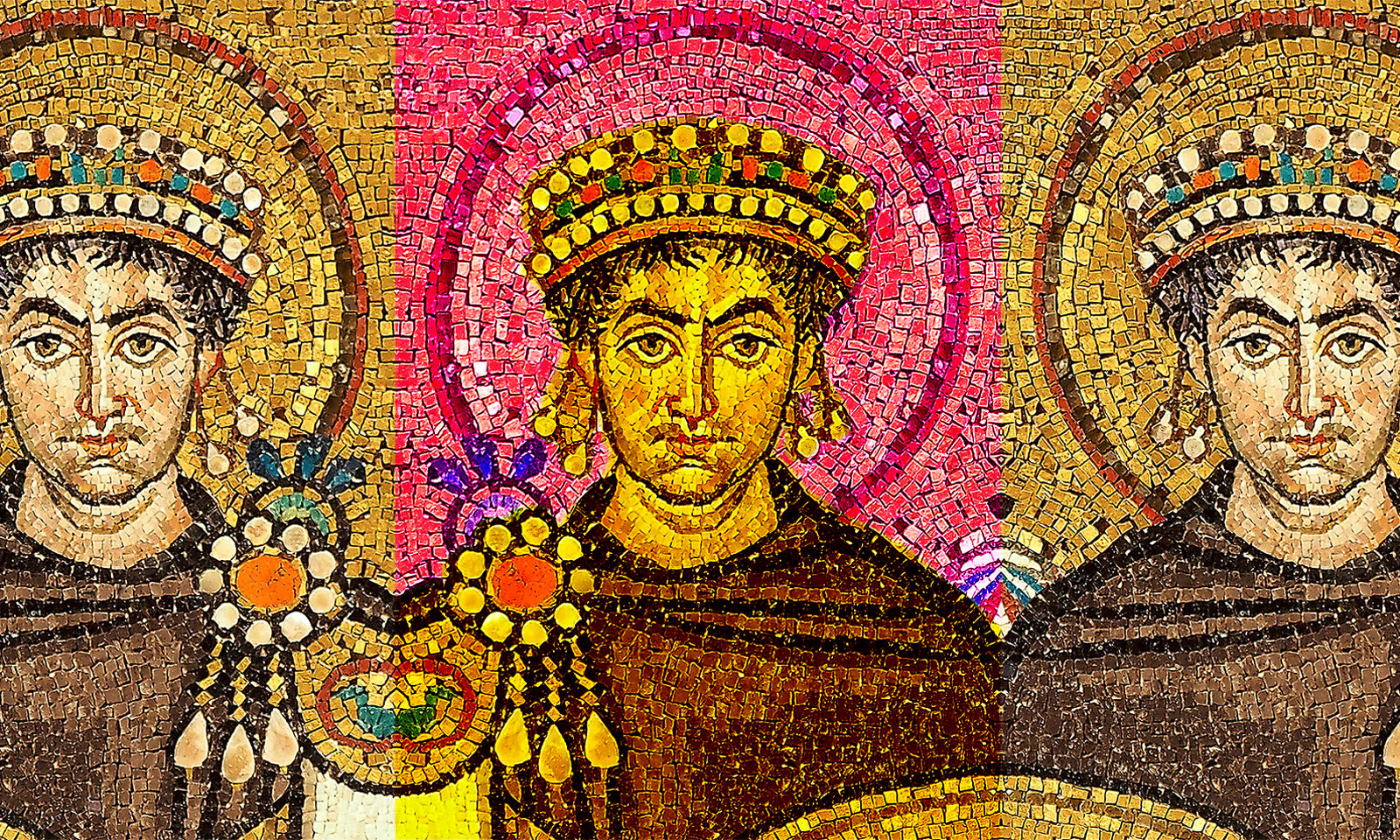 Justinien, empereur byzantin, fut un des successeurs de Constantin --- San Vitale (Ravenna) - Mosaic of Iustinianus I, 6th century A.D. --- photo Petar Milošević --- maquette 25xe