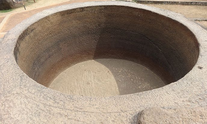 maha-bassin-circulaire-monolith-688po