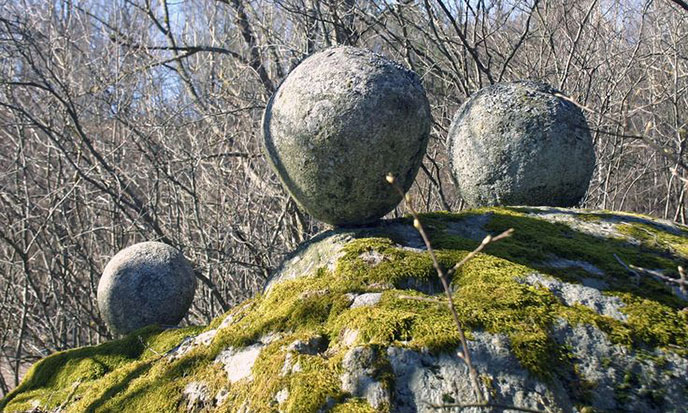 spheres-pierre-suede-688po